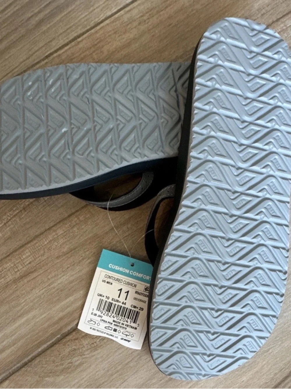 Reef Men’s Black & Gray Cushion Flip-Flops